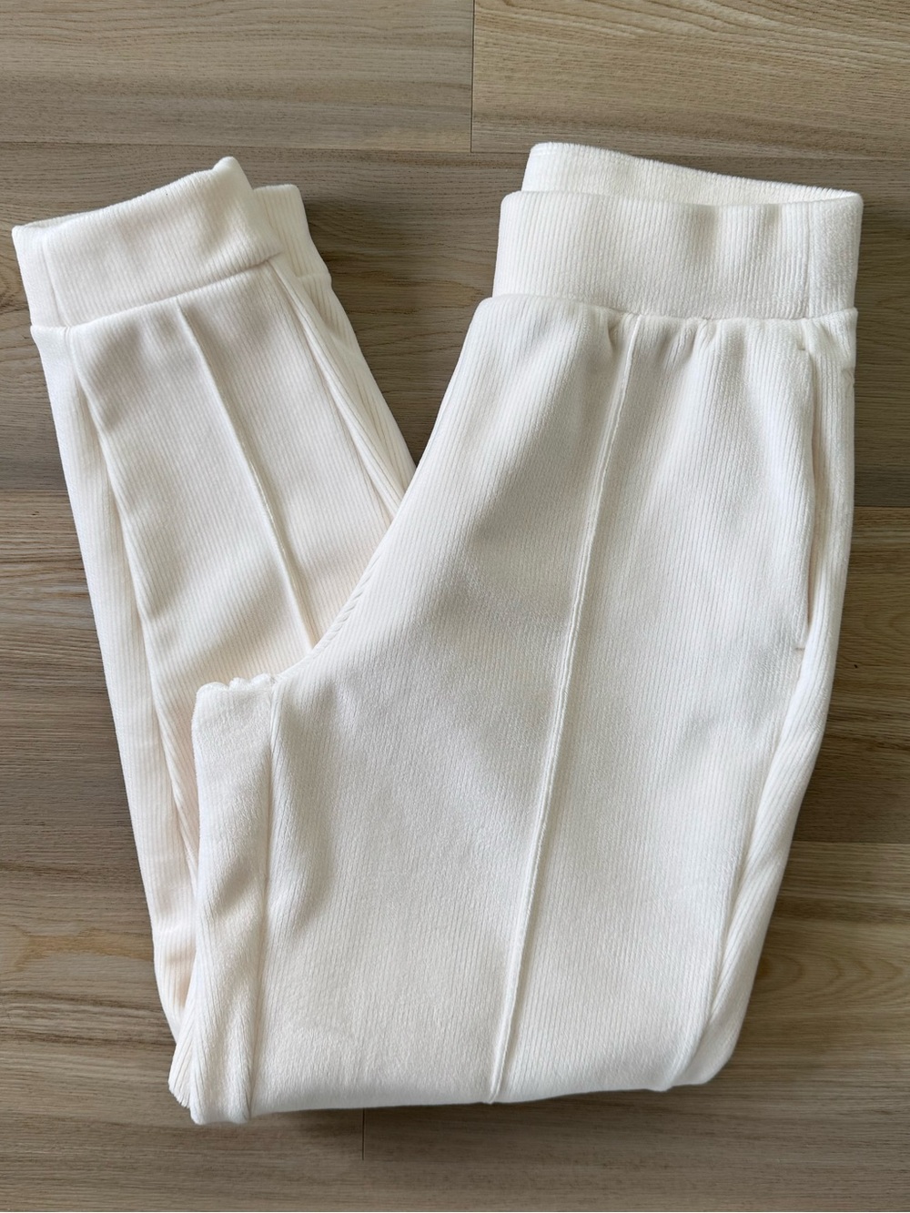 All In Motion | Women’s Cream Ribbed Jogger Pants | Size Small